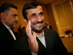 Íránský prezident Mahmúd Ahmadínežád: chce se dohodnout, nebo jde o nekonečnou diplomacii?