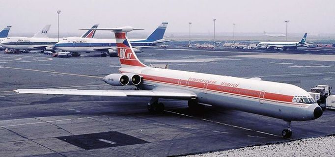 Letadlo ČSA Iljušin Il-62, cca 60. léta. Fotografie z historie ČSA, které v říjnu 2023 oslavily výročí 100 let své existence.