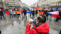 Demonstrace Barmánců v Praze proti převratu