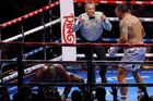 Usyk knokautoval Duboise a je podruhé absolutním mistrem světa v těžké váze