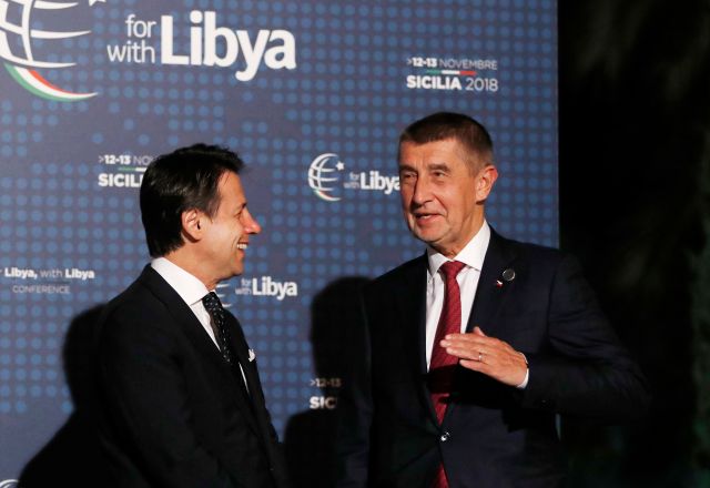 Andrej Babiš a italský premiér Giuseppe Conte na konferenci o Libyi v Palermu