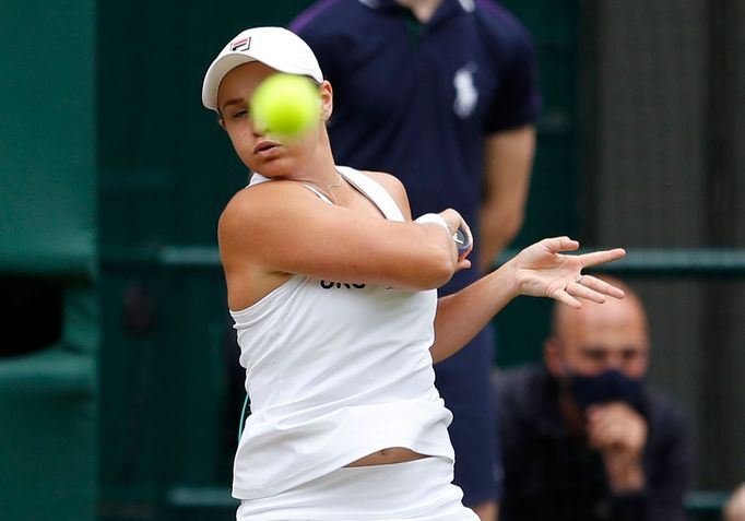 Ashleigh Bartyová ve finále Wimbledonu 2021