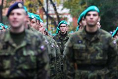Stropnického náměstek: Jak nalákat tisíce nových vojáků? Musíme na střední školy a zmírnit nároky