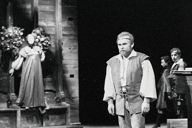 Luděk Munzar v divadelní hře Lev zimě v Národním divadle, rok 1989.