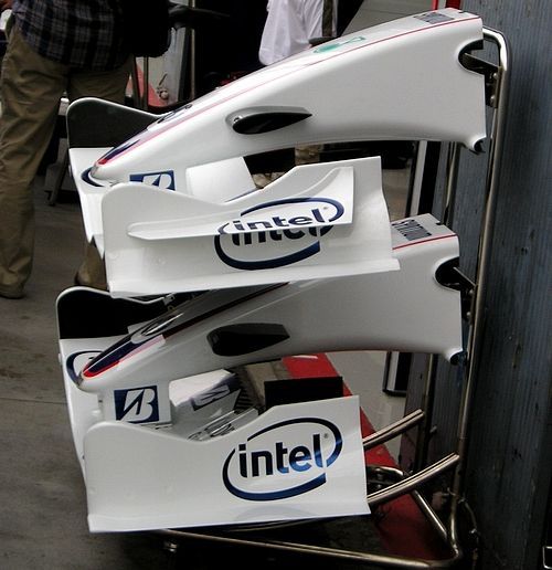 Přední část monopostu BMW-Sauber