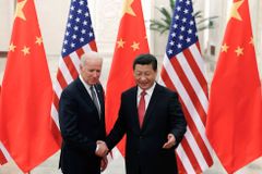 Biden řeší hlavně domácí věci, v zahraničí jen Čínu, říká bývalý velvyslanec při NATO