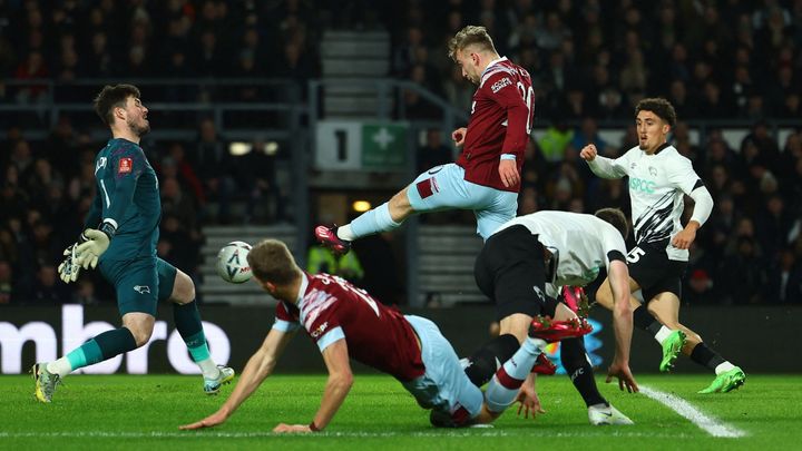 Kritizovaný Souček přihrál na vítězný gól, West Ham slaví v Anglickém poháru postup; Zdroj foto: Reuters
