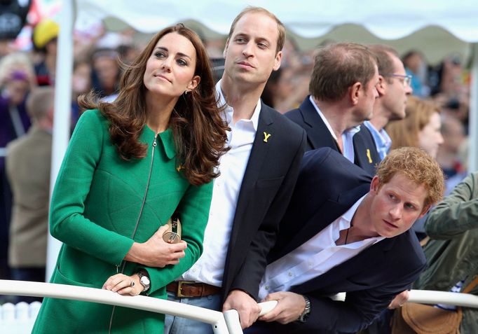 Tour de France, 4. etapa: vévodkyně Catherine a princové William a Harry