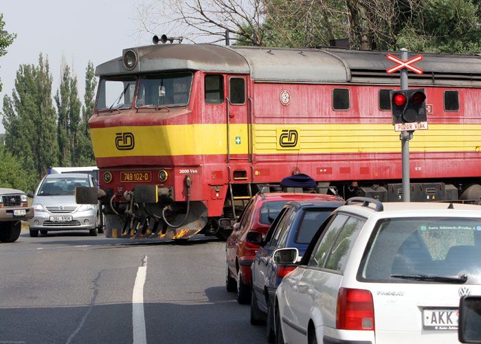 Železniční přejezd ve Zličíně