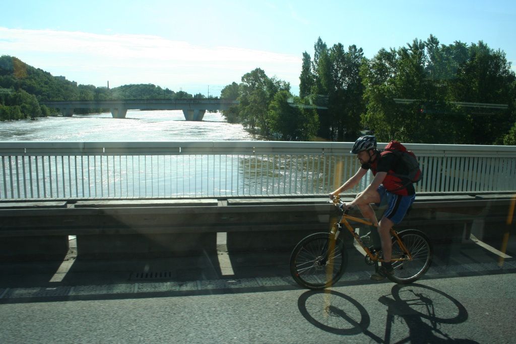 Praha se vrací do práce po povodni