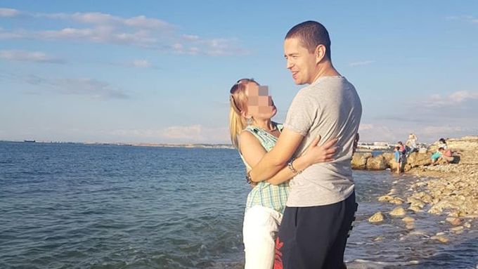 Fotografie Andreje Babiše mladšího a jeho přítelkyně Jelizavety na Krymu.