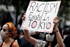 Foto: "Nemůžu dýchat." Světové metropole protestují proti rasismu a násilí v USA