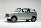Honda Life - Hranatý model Life se vyráběl nejdřív jako hatchback a pak došlo i na dodávku. Od roku 1971 trvala produkce až do předloňska. Celkem existovaly čtyři generace. Ta první, která je na obrázku, zvládala jet víc než 100 km/h. Zrychlovala ale za 35 sekund.