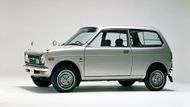 Honda Life - Hranatý model Life se vyráběl nejdřív jako hatchback a pak došlo i na dodávku. Od roku 1971 trvala produkce až do předloňska. Celkem existovaly čtyři generace. Ta první, která je na obrázku, zvládala jet víc než 100 km/h. Zrychlovala ale za 35 sekund.