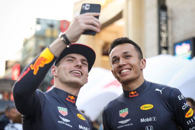 F1 2019: Max Verstappen a Alexander Albon, Red Bull