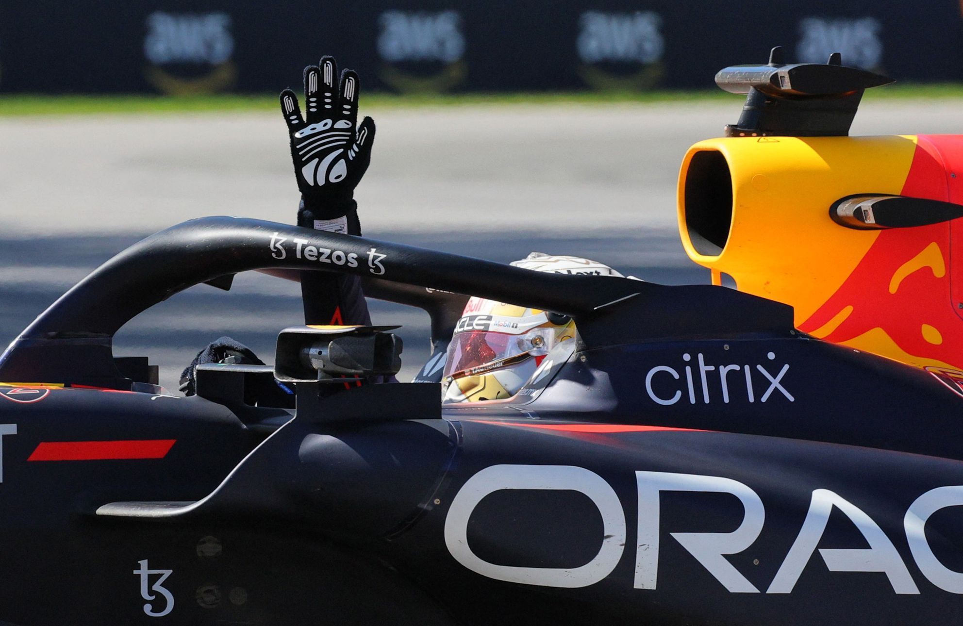 Max Verstappen v Red Bullu slaví vítězství ve Velké ceně Kanady F1 2022