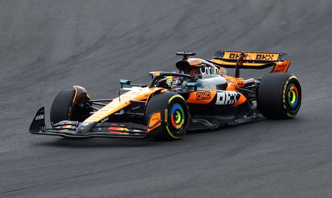 Oscar Piastri, McLaren ve VC Maďarská formule 1 2025