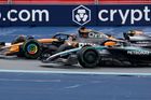 Sprint plný bouraček ovládl v Miami McLaren. Norrisovi pomohl safety car