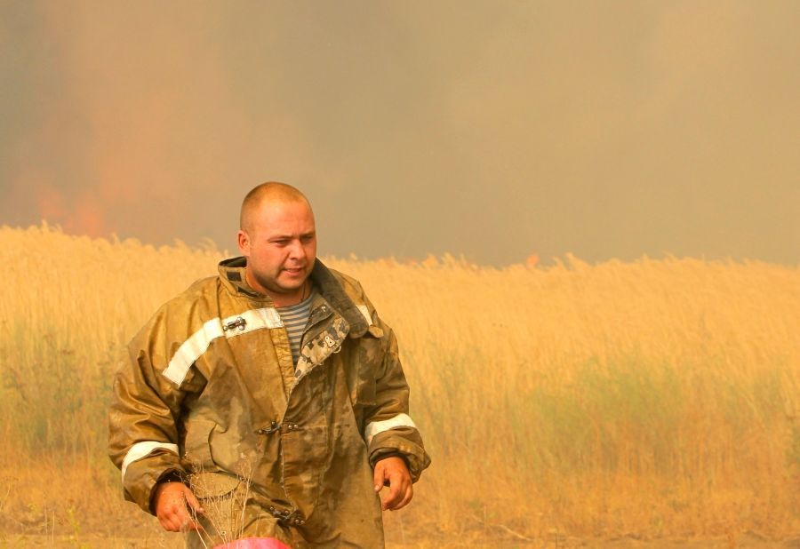 Geroj Putin osobně vyrazil bojovat s plameny