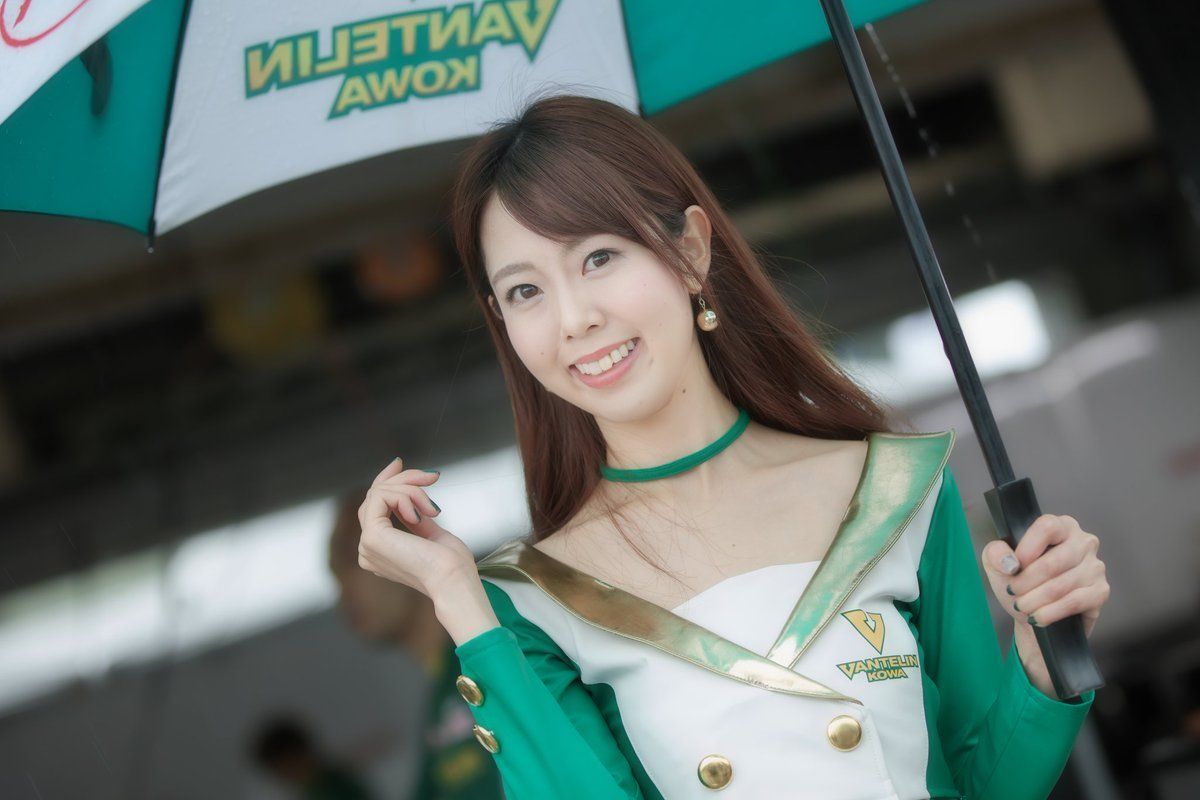 Závodní královny  z japonského šampionátu sportovních vozů Super GT