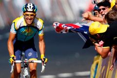 Armstrong má ještě šanci na vítězství, tvrdí šéf Tour