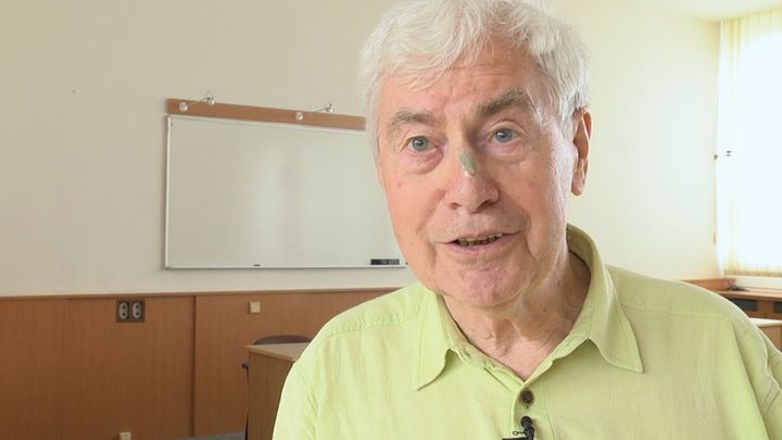 Vědec Grygar slaví 85 let, největší záhadou jsou podle něj rychlé rádiové záblesky