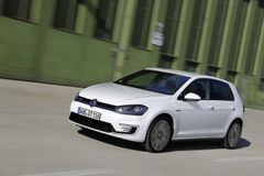 Volkswagen začíná nabízet hybridní Golf GTE. Jeho techniku jednou dostanou i škodovky
