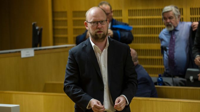 Bývalý výkonný ředitel ŘSD Michal Hala se u soudu domáhá odškodnění z nezákonného obvinění z držení dětské pornografie.