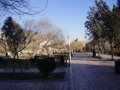 Parky jsou jedním z míst, kde lze drogy v Teheránu koupit.