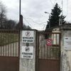 Brána do areálu, kde jsou muniční sklady ve Vrběticích