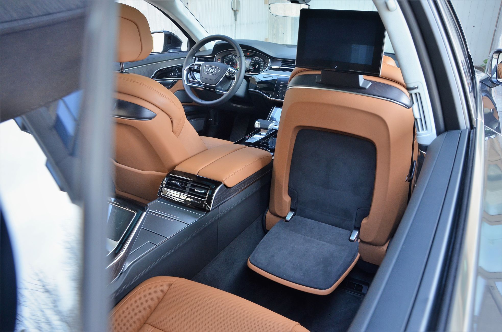 Audi A8 L