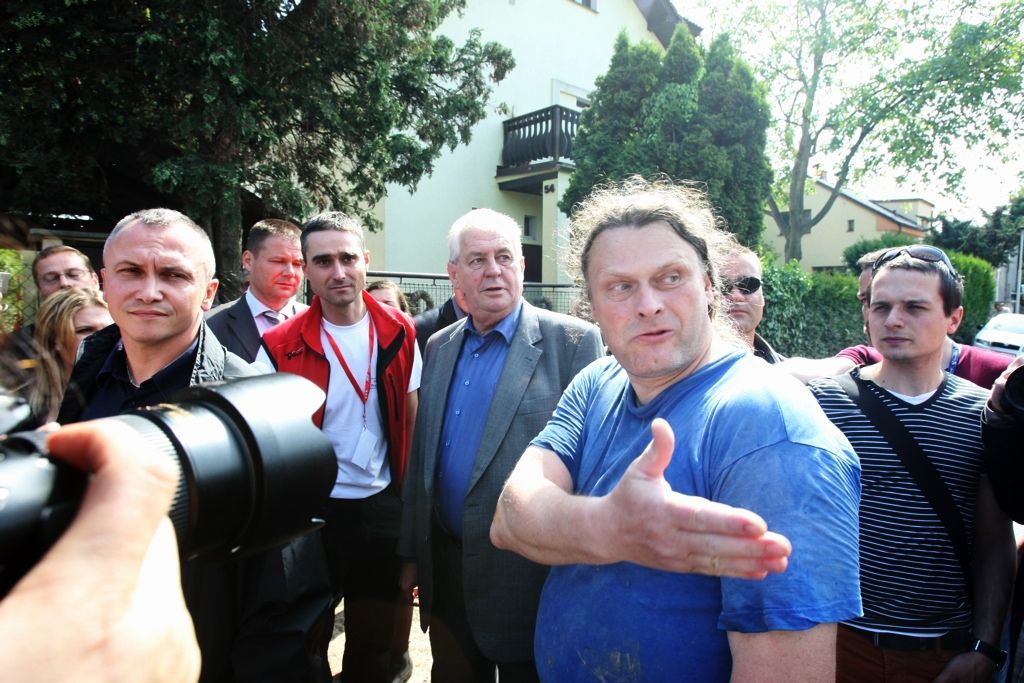 Prezident navštívil Lahovičky postižené povodní