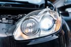 Zaměstnanci mohelnické firmy nakradli při nočních směnách světla téměř za dva miliony