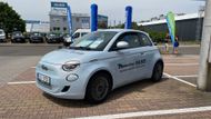 Oblíbeným elektromobilem v nabídce je Fiat 500e.