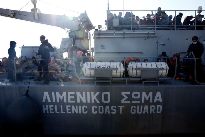 Řecká pobřežní stráž na ostrově Lesbos.