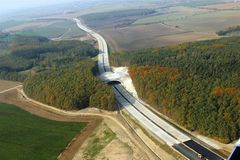 Na Hradec už vede nová dálnice
