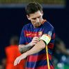 Evropský superpohár, Barcelona-Sevilla: Lionel Messi si nasazuje kapitánskou pásku