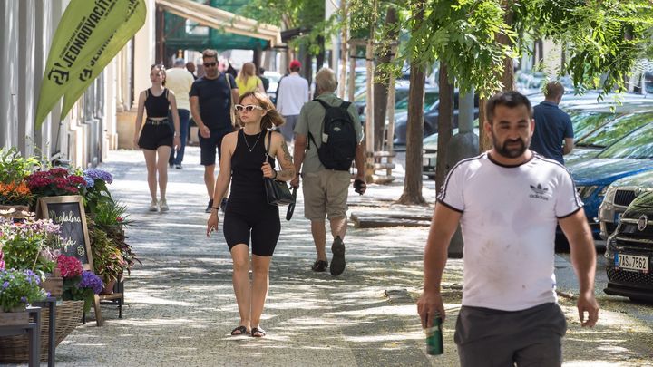 V první polovině týdne se ochladí, o víkendu ale teplota vystoupá až na 29 stupňů