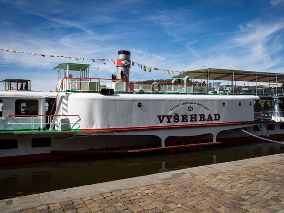 Vyšehrad díky své historické autentičnosti a charakteristickému parnímu pohonu představuje unikátní klenot mezi plavidly.