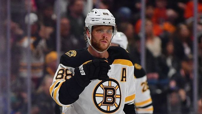 Podívejte se na asistence Davida Pastrňáka v utkání s Buffalem