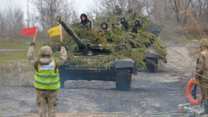 Ukrajinská armáda na cvičení na východě země.