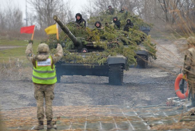 Ukrajinská armáda na cvičení na východě země.