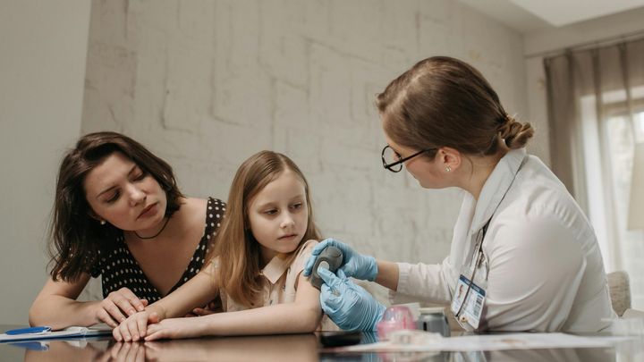 Kde jsou vakcíny? Neřekneme, tají stát. Epidemie žloutenky mezitím sílí; Zdroj foto: Pexels