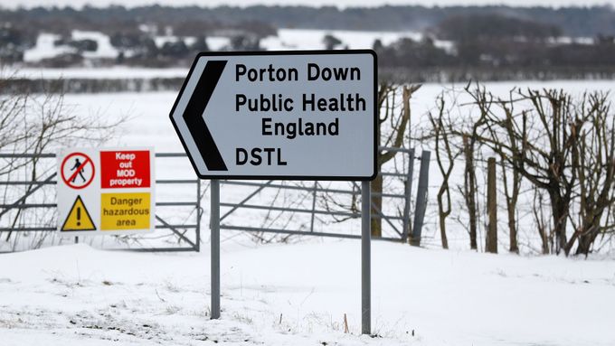 Ředitel laboratoře Porton Down řekl, že látka pojmenovaná novičok "v žádném případě" nemohla pocházet odsud.