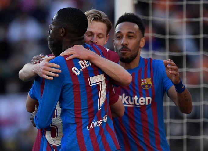 Frenkie de Jong slaví gól Barcelony