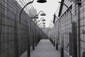 V Praze vyroste koncentrační tábor, za jeho zdmi bude výstava