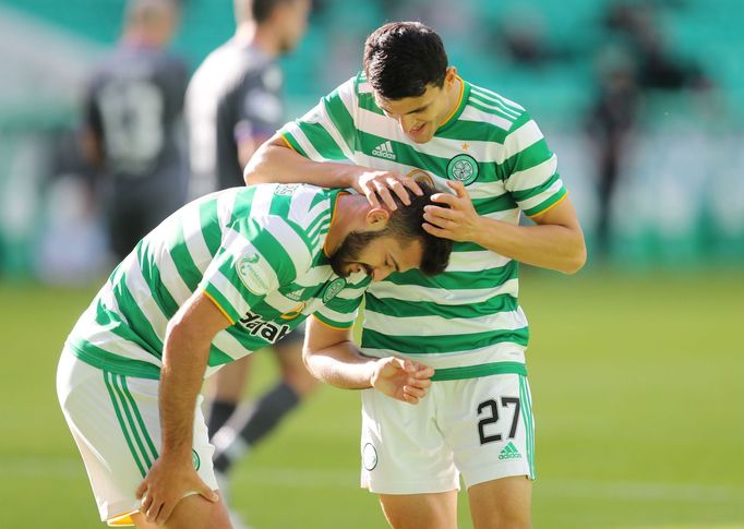 Fotbalisté Celtiku Albian Ajeti a Mohamed Elyounoussi se mohou těšit na cestu do Prahy