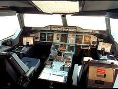 Pilotní kabina nového Airbusu.