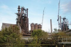 Třinecké železárny získaly v Ázerbájdžánu kontrakt za 15 miliard, pomohl jim Zeman