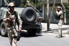 Při útoku na iráckou ambasádu v Kábulu zemřeli všichni čtyři útočníci, patřili k Islámskému státu